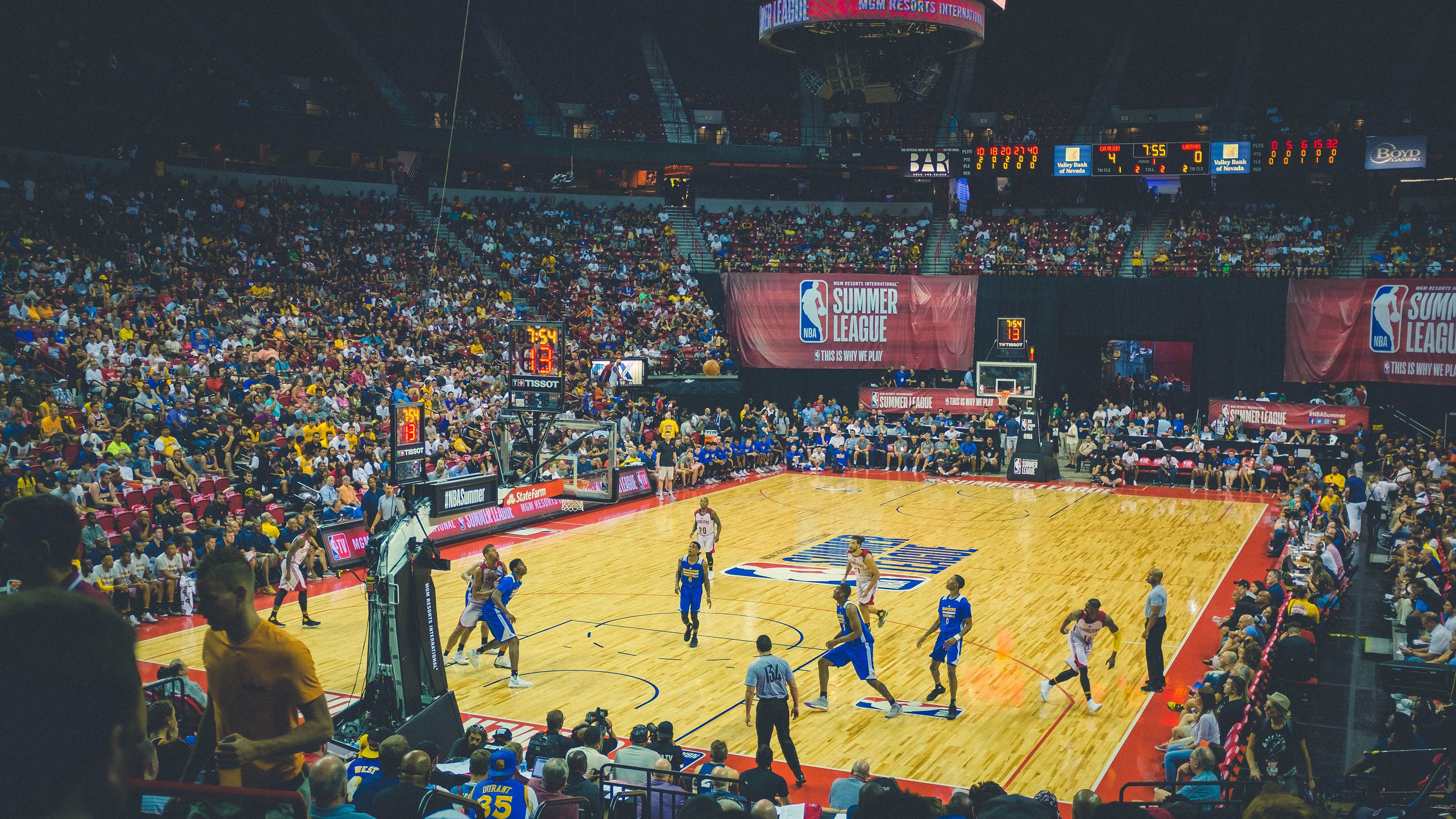 青训营设置目标引导计划帮助球员明确阶段性成长路线，青训营要求